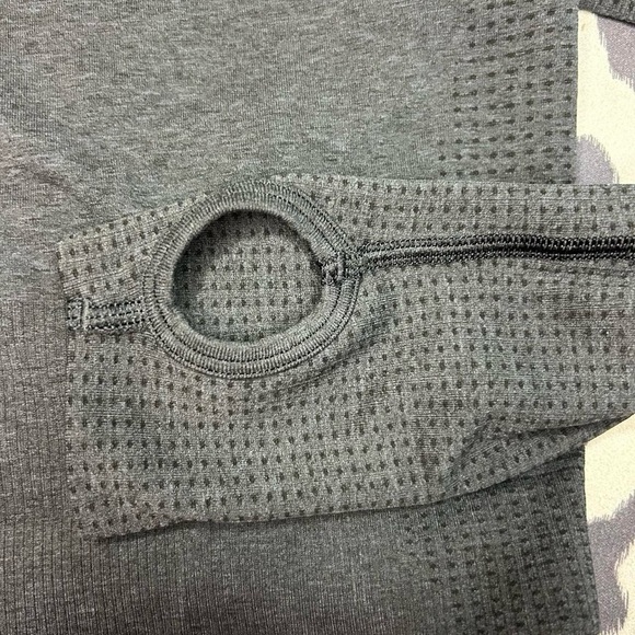 Gymshark Vital Crop Top – Dark Gray, Size S - Picture 7 of 10